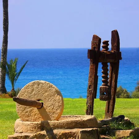 Helios Bay And Klorakas