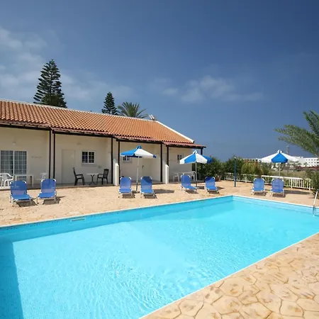 Helios Bay And Hotel Klorakas