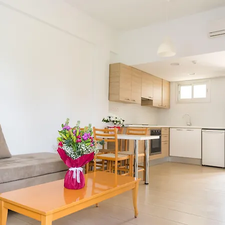 Helios Bay And Hotel Klorakas