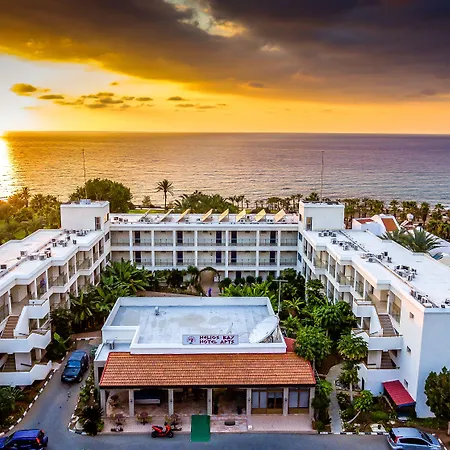 Helios Bay And 3*
