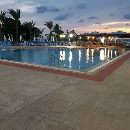 호텔 Helios Bay And 3*