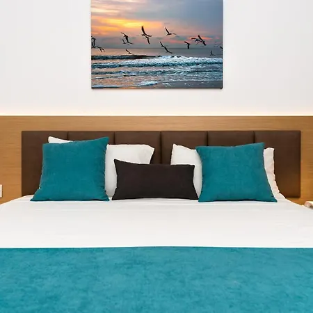 Helios Bay And Hotell Klorakas