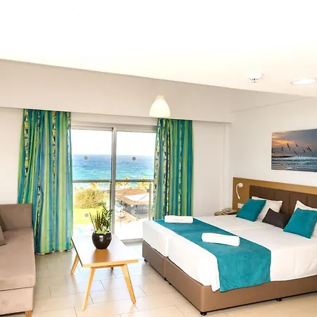 Helios Bay Hotel&suites 3*
