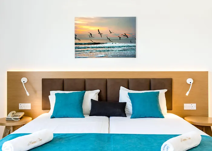 Helios Bay And 3* Χλώρακα