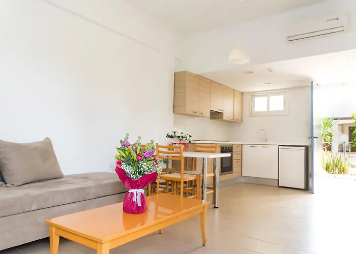 Helios Bay And Szálloda Hlóraka