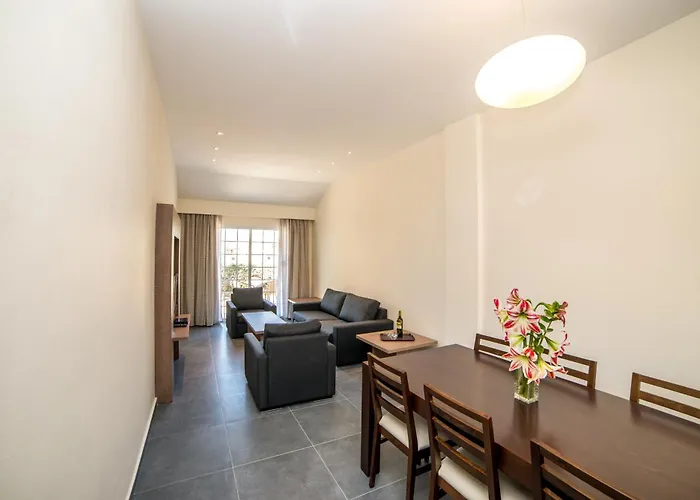 Helios Bay And Hlóraka